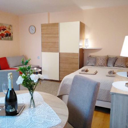 Sunray Studio Apartment Zagreb Exteriör bild