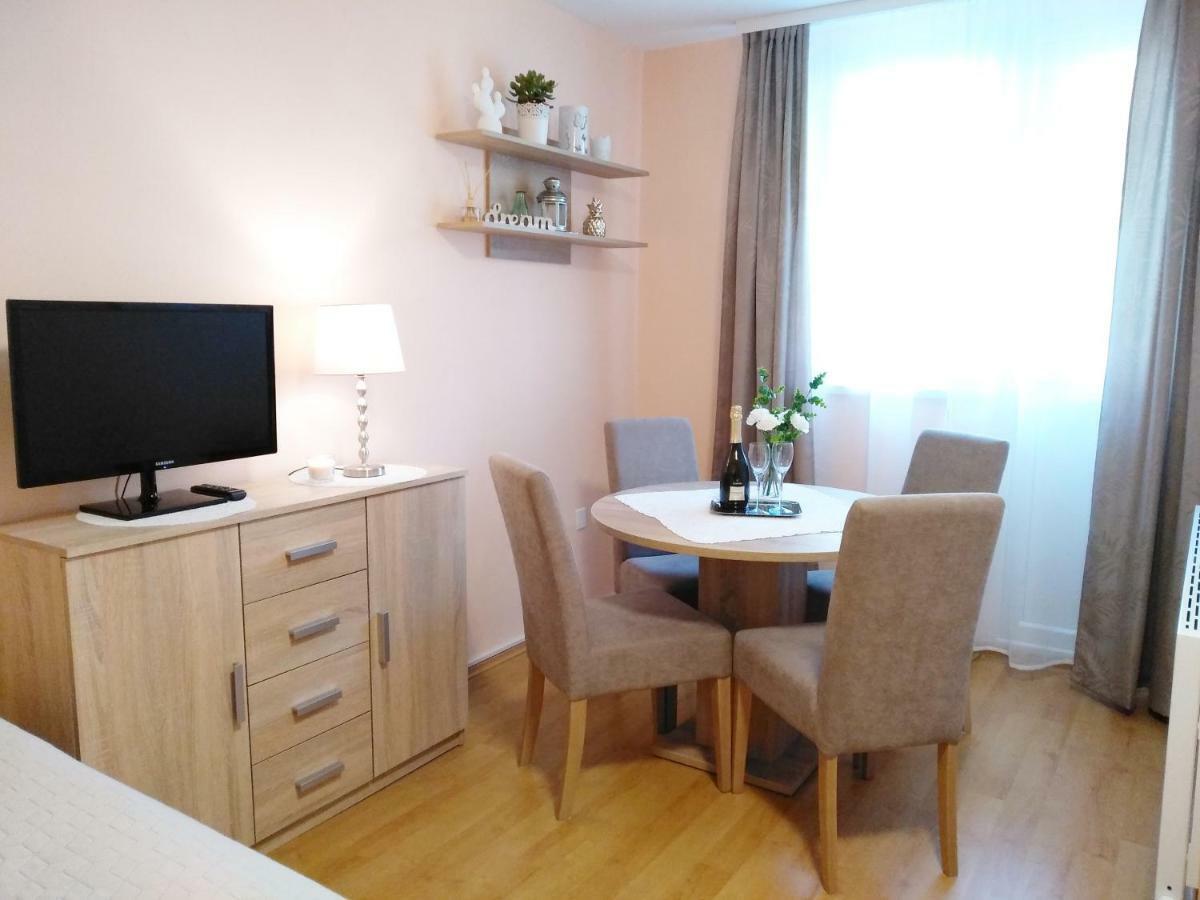 Sunray Studio Apartment Zagreb Exteriör bild